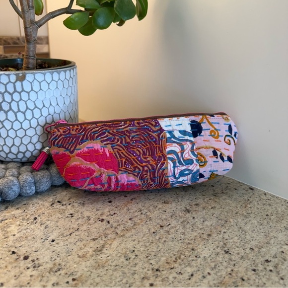 Unbranded Handbags - Small Zip Quilted Pouch Cosmetic Bag